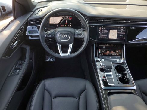 Certified 2025 Audi Q8 Premium Plus image 21