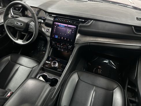 Used 2024 Jeep Grand Cherokee Limited 4xe image 12