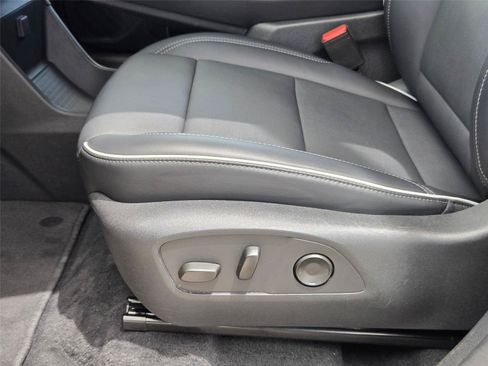 Used 2025 Buick Enclave Preferred FWD image 24