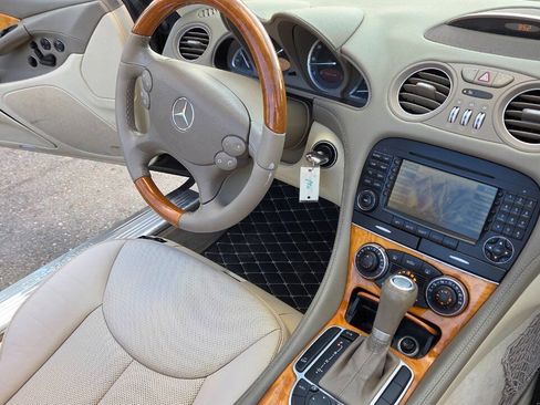 Used 2008 Mercedes-Benz SL 550 image 32