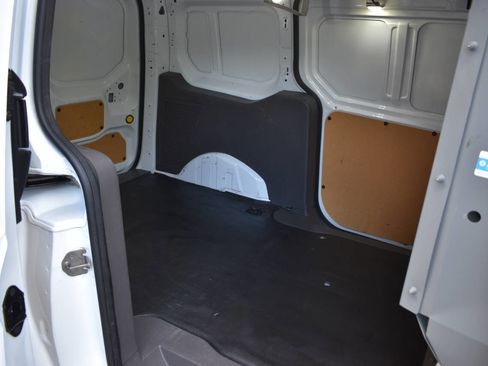 Used 2022 Ford Transit Connect XLT image 14
