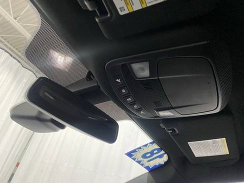 Used 2018 Lincoln MKC Select w/ Select Plus Package image 23