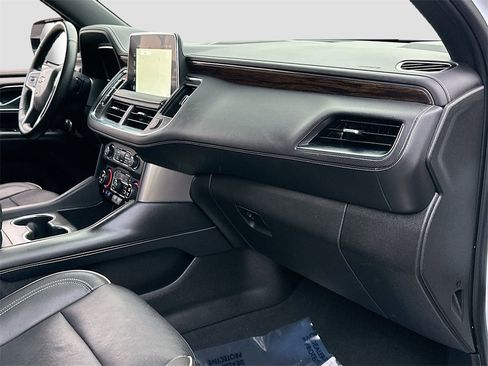 Used 2023 Chevrolet Suburban Premier image 31