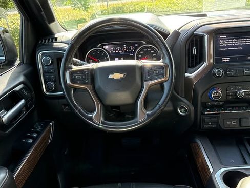 Used 2020 Chevrolet Silverado 1500 High Country w/ Technology Package AWD/4WD image 30