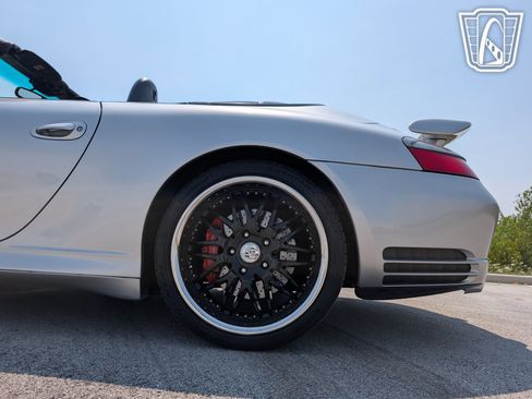 Used 2004 Porsche 911 Carrera 4S image 32