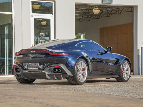 Used 2022 Aston Martin V8 Vantage Coupe image 11