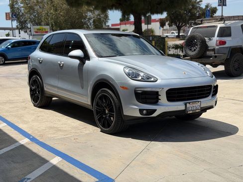Used 2016 Porsche Cayenne AWD/4WD image 5