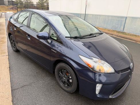 Used 2015 Toyota Prius Three image 8