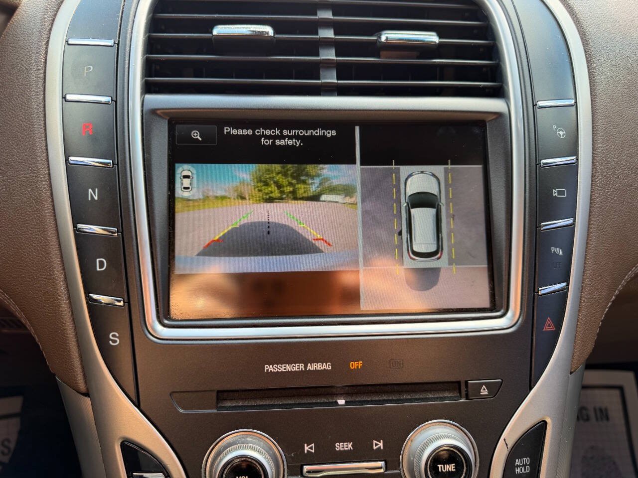 Used 2016 Lincoln MKX Reserve w/ Technology Package FWD image 21