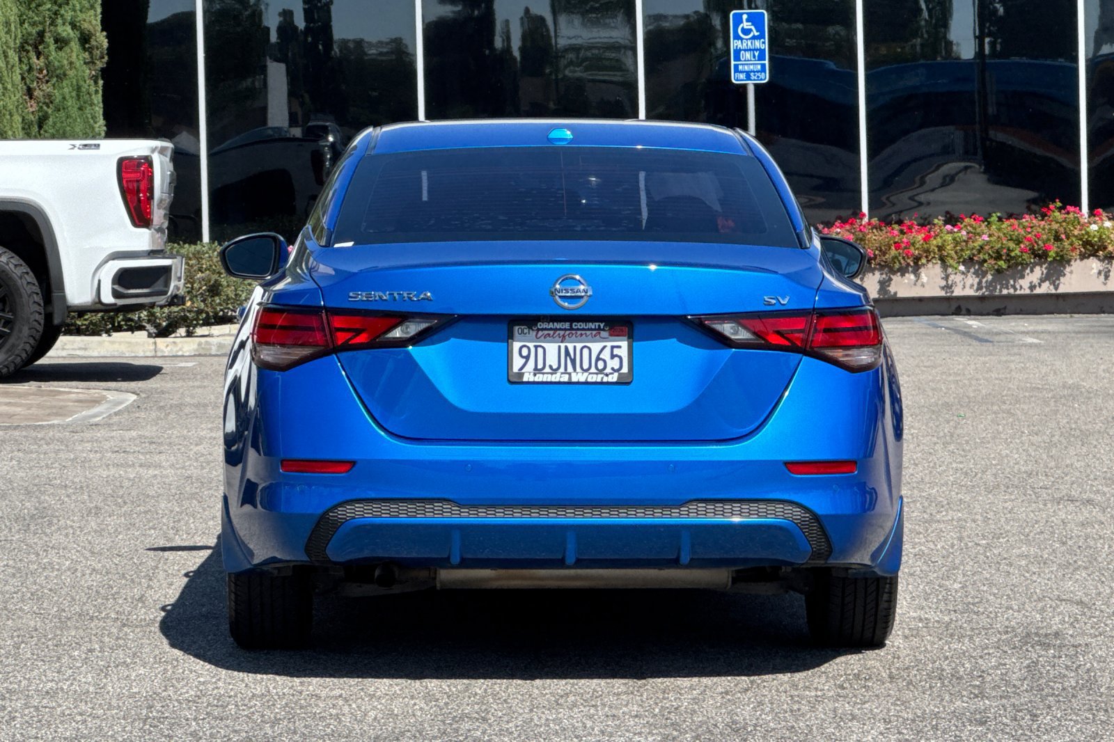 Used 2022 Nissan Sentra SV w/ All-Weather Package FWD image 5