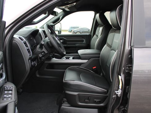 Used 2025 RAM 3500 Laramie w/ Night Edition AWD/4WD image 12