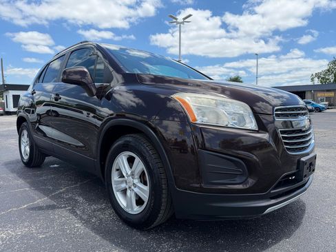 Used 2016 Chevrolet Trax LT w/ LT Convenience Package FWD image 3