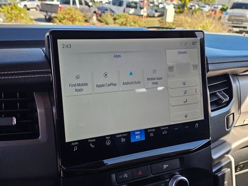 Used 2024 Ford Expedition XLT image 30