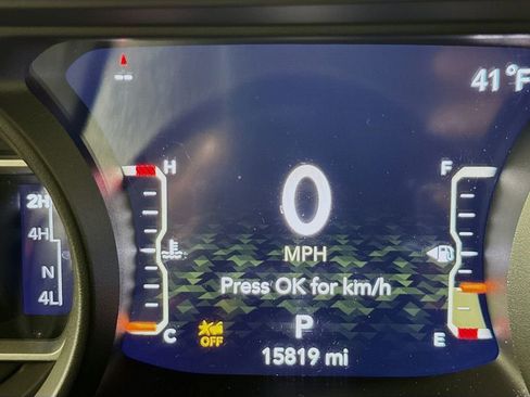 Used 2024 Jeep Wrangler Sahara image 13