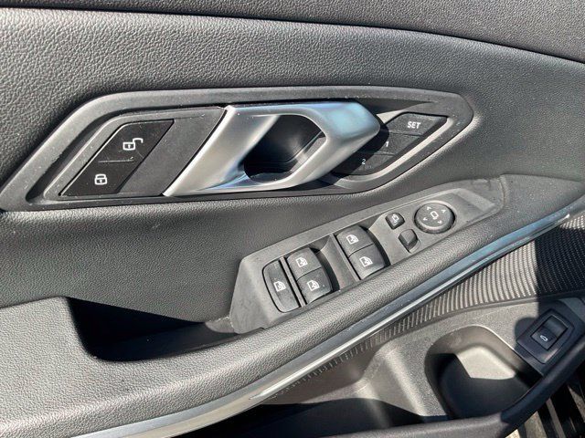 Used 2026 BMW 330i xDrive Sedan AWD/4WD image 11