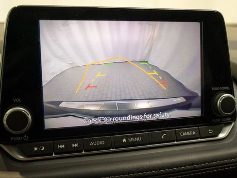 Certified 2024 Nissan Rogue SV image 14