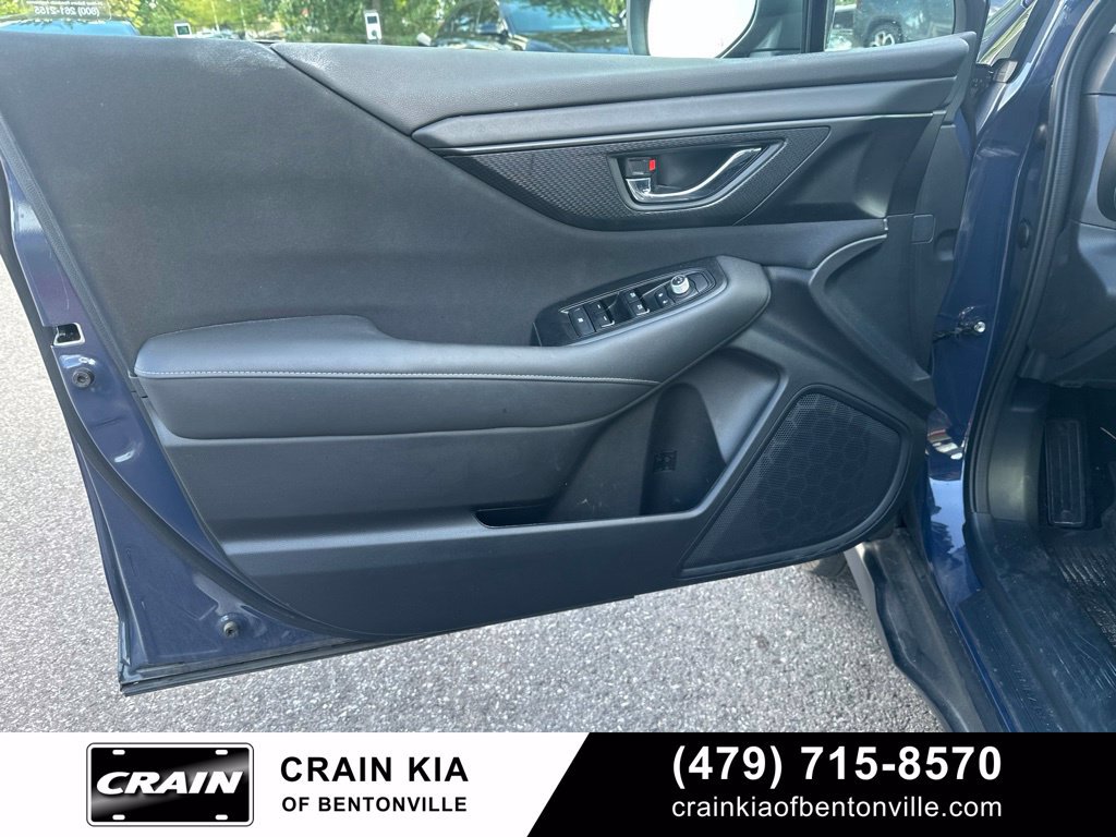 Used 2025 Subaru Outback Premium AWD/4WD image 17