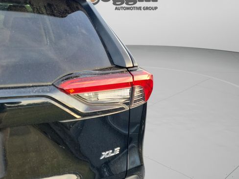 Used 2019 Toyota RAV4 XLE image 18