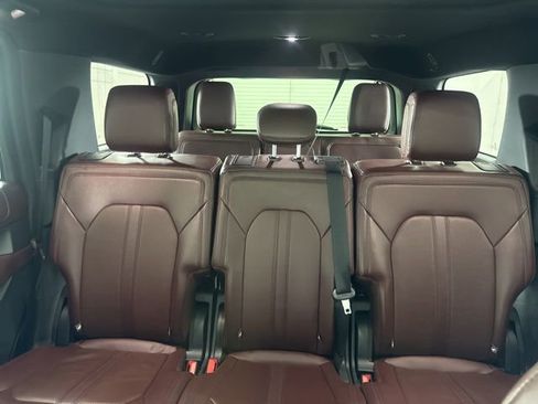 Used 2024 Ford Expedition Limited image 40