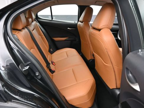 Used 2021 Lexus UX 200 w/ Accessory Package (Z2) FWD image 31