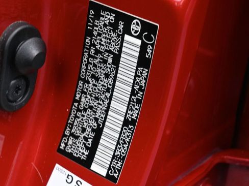 Used 2020 Toyota Corolla LE image 17