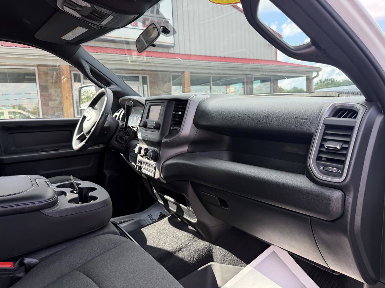 Used 2024 RAM 3500 Tradesman w/ Chrome Appearance Group AWD/4WD image 21