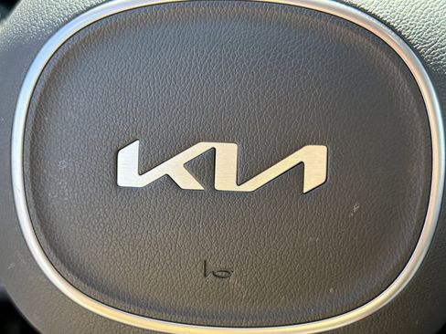 Used 2023 Kia Sorento SX image 25