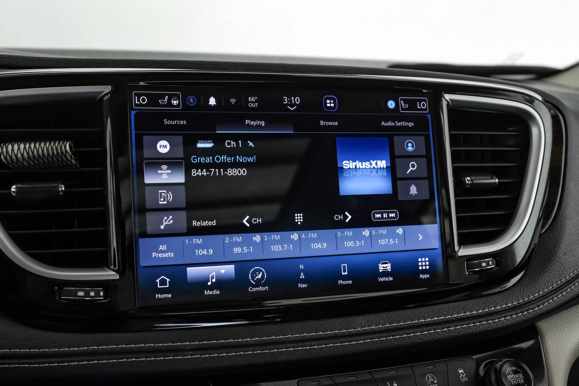 Used 2022 Chrysler Pacifica Limited FWD image 22