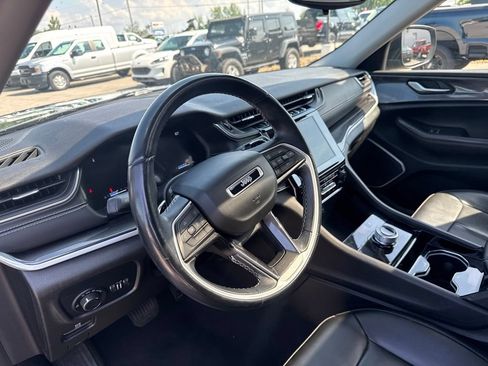Used 2021 Jeep Grand Cherokee L Laredo w/ Luxury Tech Group I AWD/4WD image 5