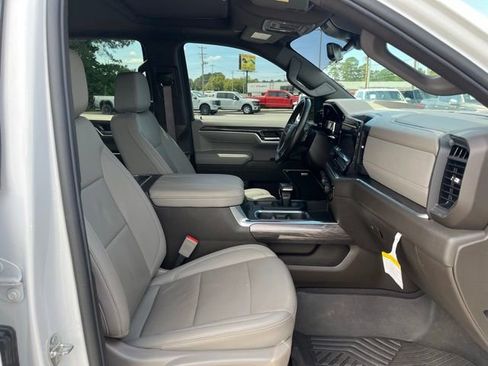 Used 2024 Chevrolet Silverado 1500 LTZ AWD/4WD image 11