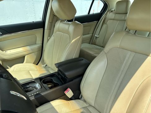 Used 2013 Lincoln MKS FWD image 21