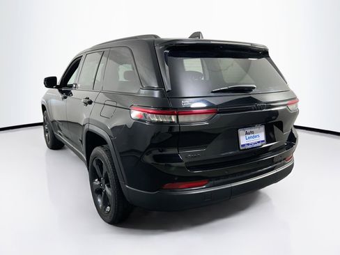 Used 2023 Jeep Grand Cherokee Altitude image 7