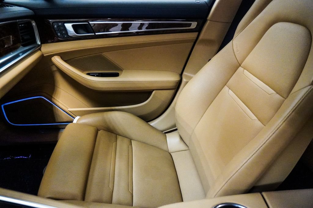 Used 2023 Porsche Panamera 4 Platinum Edition AWD/4WD image 29