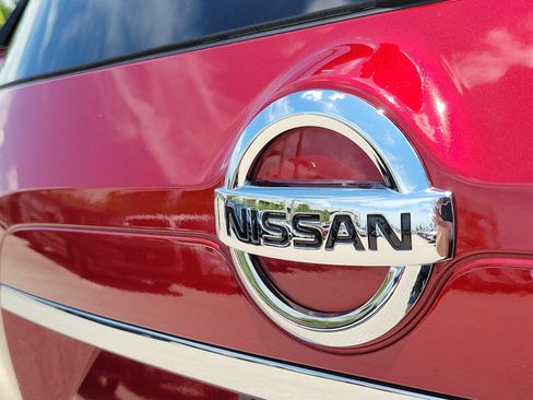 Used 2019 Nissan Rogue SV w/ Premium Package FWD image 9