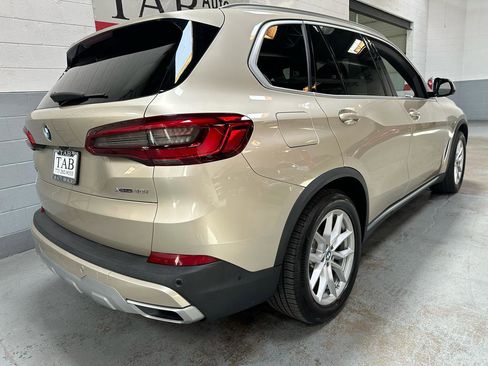 Used 2019 BMW X5 xDrive40i w/ Executive Package AWD/4WD image 3