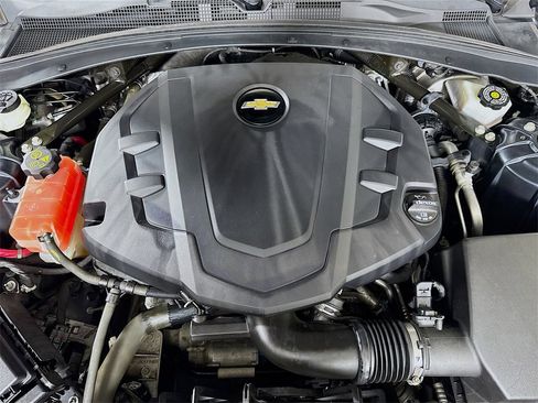 Used 2021 Chevrolet Camaro LT image 28