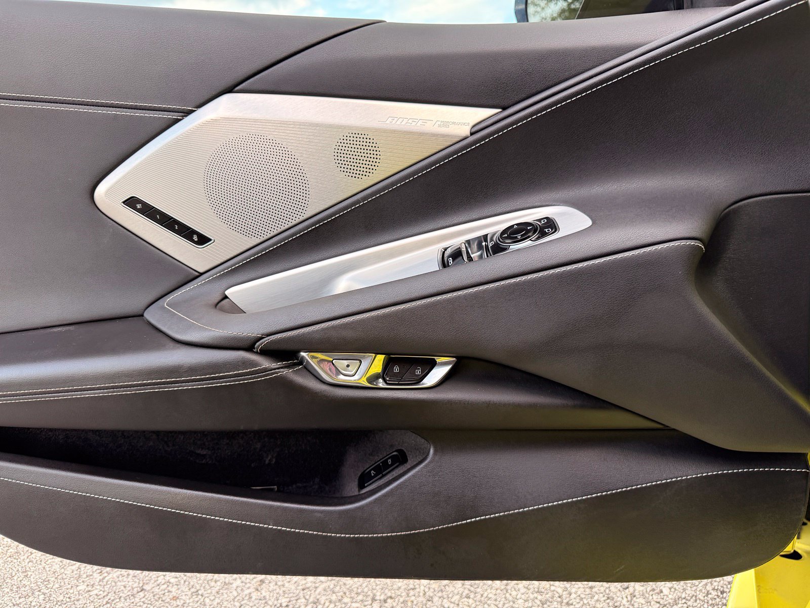 Used 2021 Chevrolet Corvette Stingray Preferred Cpe w/ Battery Protection Package RWD image 37
