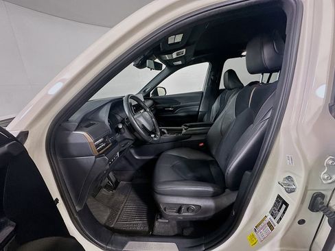 Used 2024 Toyota Grand Highlander AWD Hybrid image 16