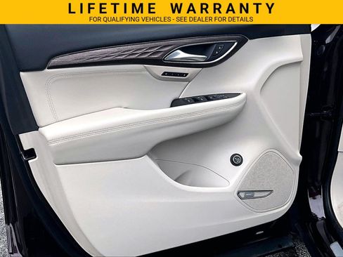 Used 2022 Buick Envision Avenir w/ Premium Seat Package FWD image 19