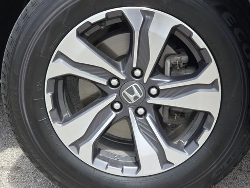 Used 2018 Honda CR-V LX image 9