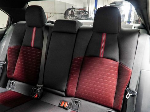 Used 2023 Toyota Corolla SE image 34