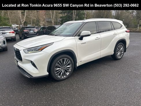 Used 2020 Toyota Highlander Platinum image 8