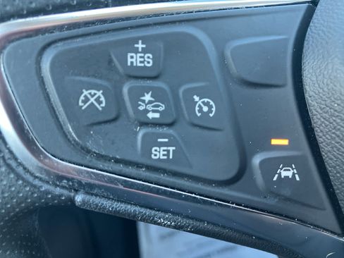 Used 2021 Chevrolet Equinox LT AWD/4WD image 17