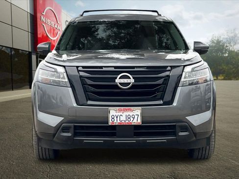 Used 2022 Nissan Pathfinder SV w/ SV Premium Package image 11