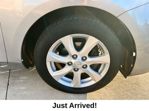 Used 2011 MAZDA MAZDA3 i Touring image 13