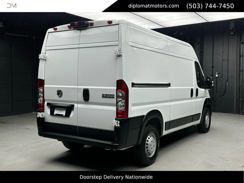 Used 2025 RAM ProMaster 2500 w/ Convenience Group image 6