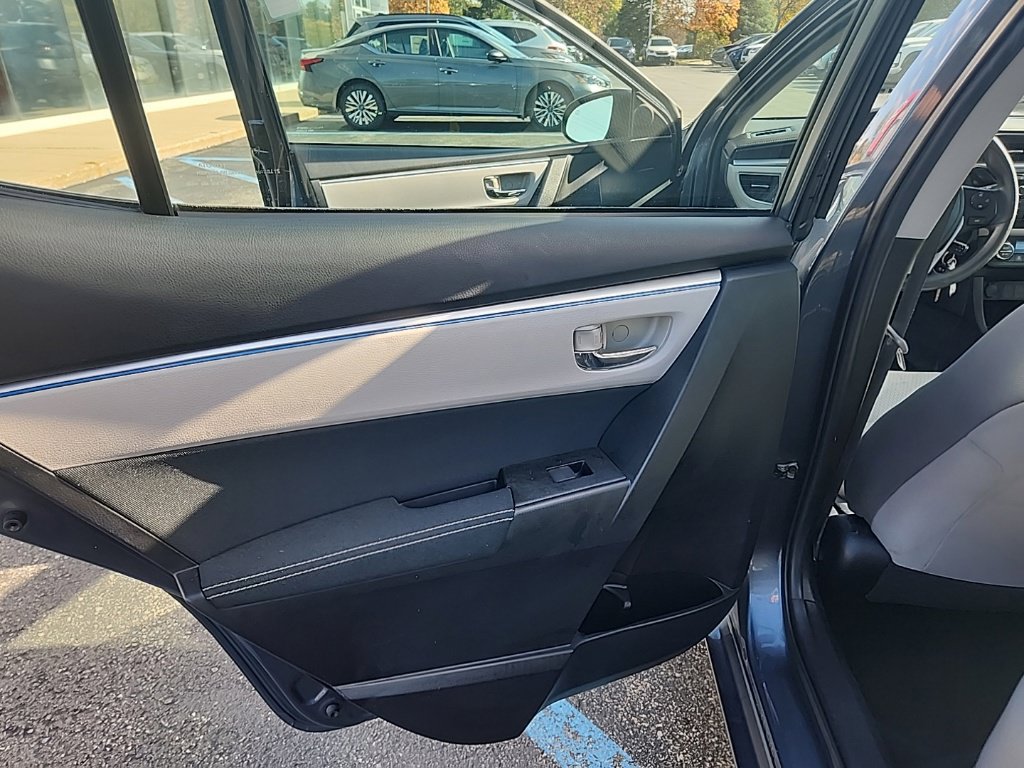 Used 2016 Toyota Corolla LE FWD image 23