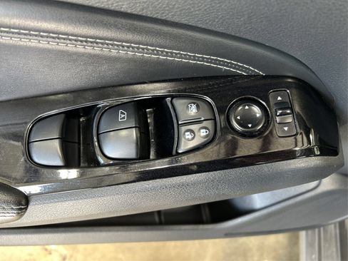 Used 2023 Nissan Altima 2.5 SL FWD image 31
