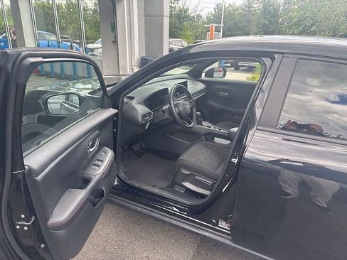 Certified 2025 Honda HR-V Sport image 17