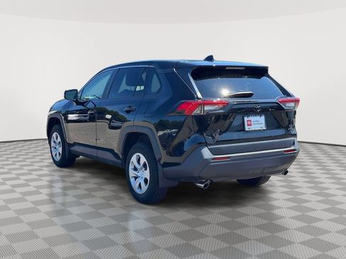 Used 2023 Toyota RAV4 LE AWD/4WD image 5